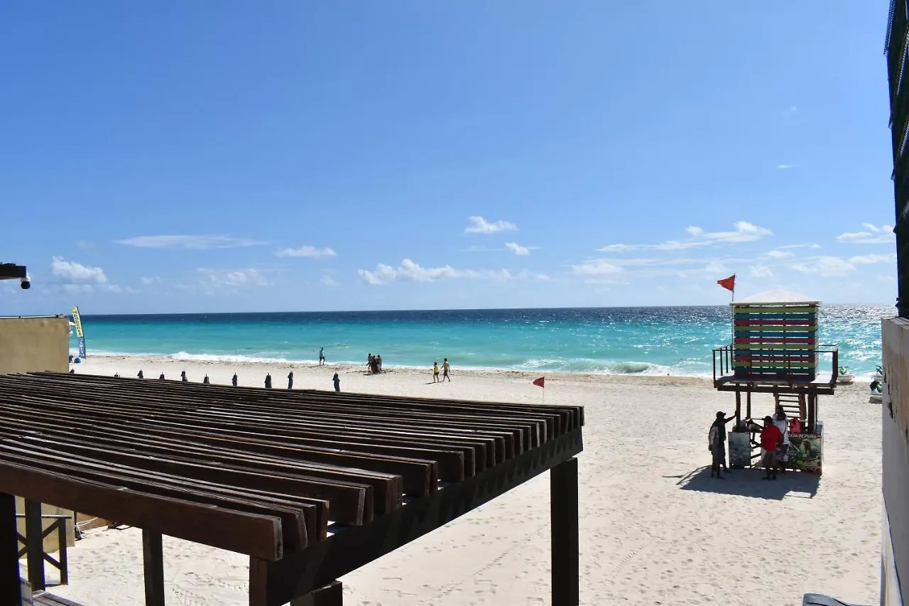 Quintas Del Lago Seaside Apartments Cancun Mexico