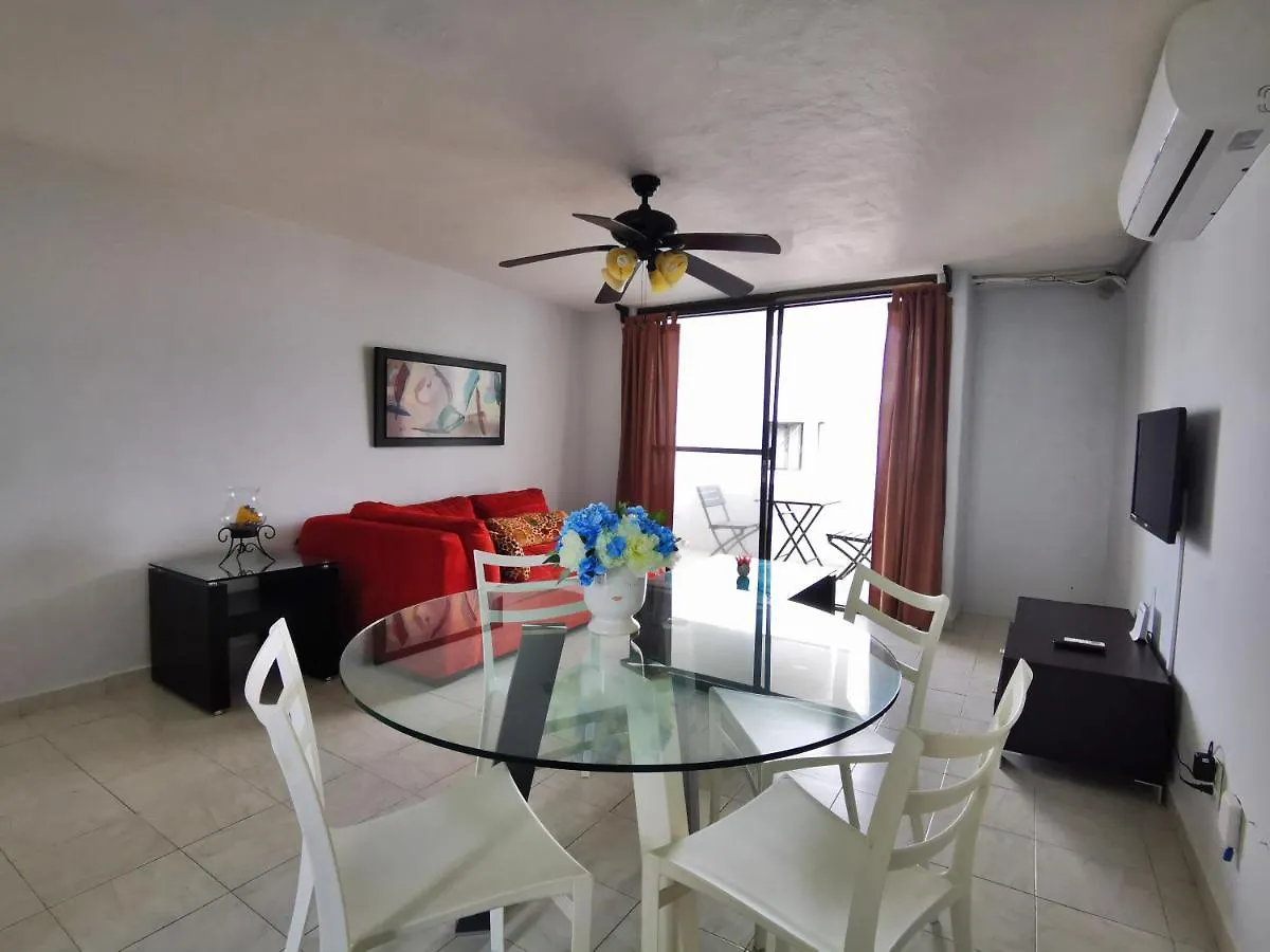 Quintas Del Lago Seaside Apartments Cancun