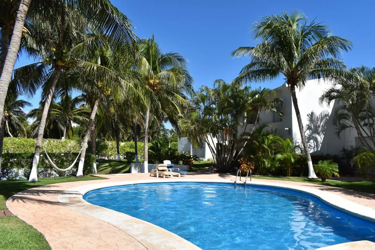 Quintas Del Lago Seaside Apartments Cancun