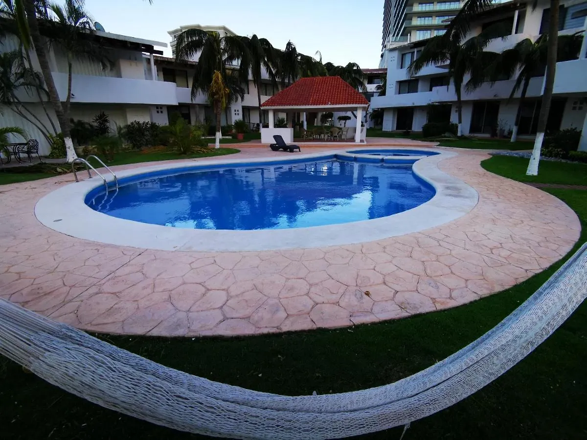 Quintas Del Lago Seaside Apartments Cancun Mexico