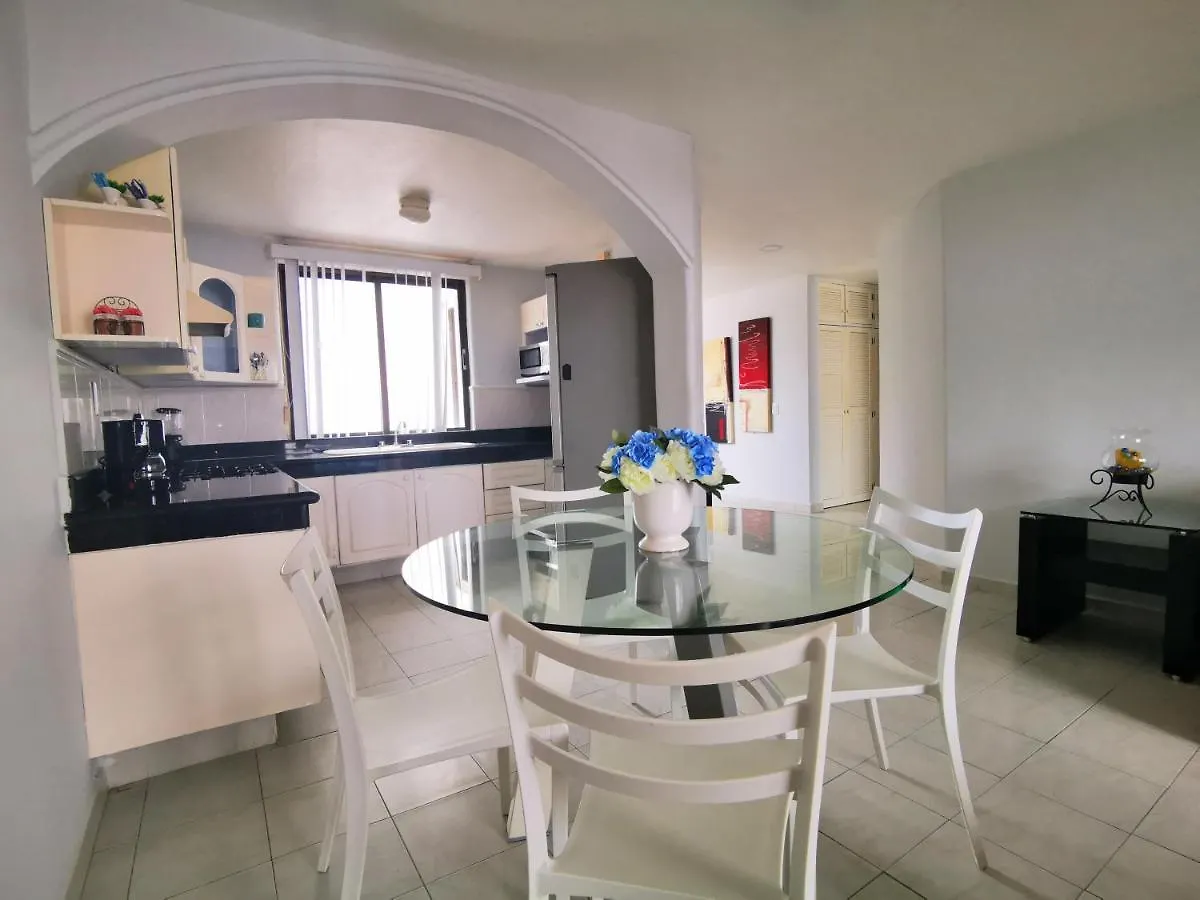Quintas Del Lago Seaside Apartments Cancun