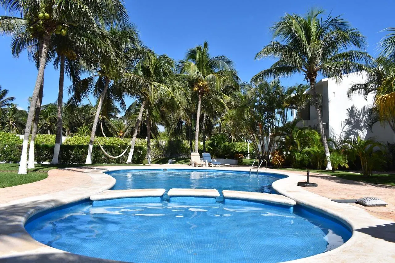 Quintas Del Lago Seaside Apartments Cancún