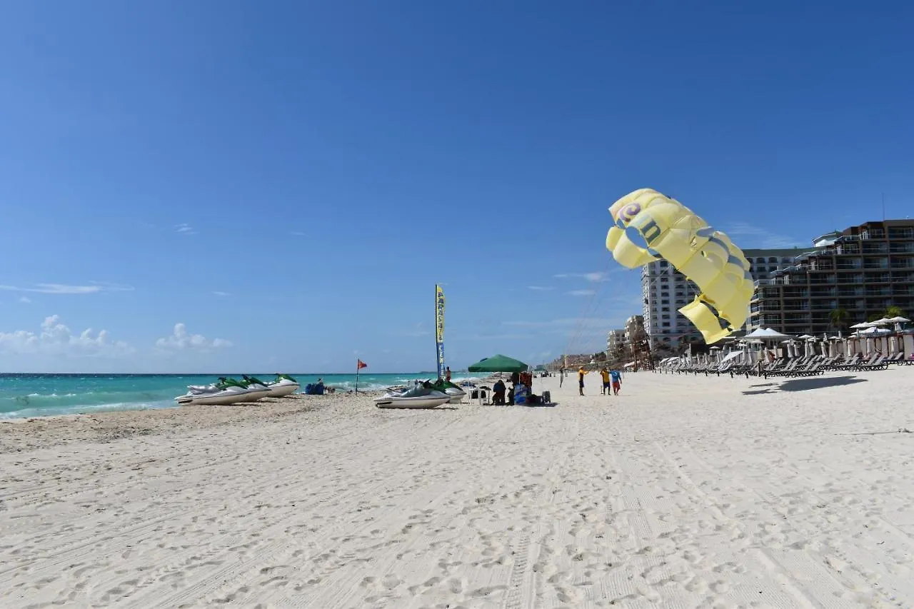 Quintas Del Lago Seaside Apartments Cancún
