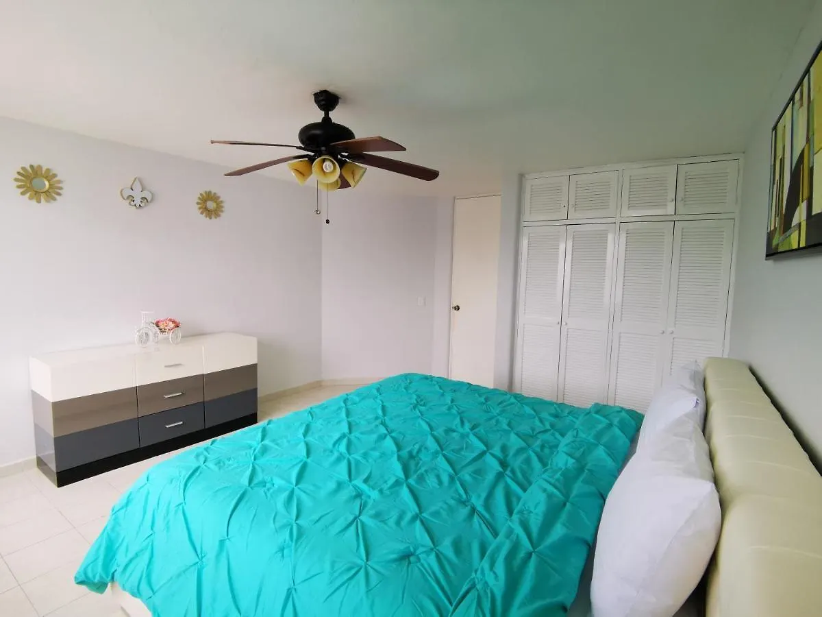 Quintas Del Lago Seaside Apartments Cancún